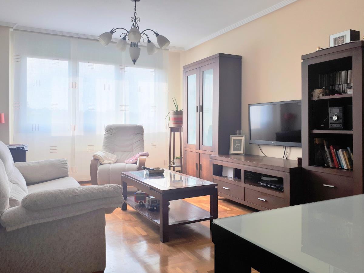 Duplex for sale on Ría de Avilés Street for €199,000